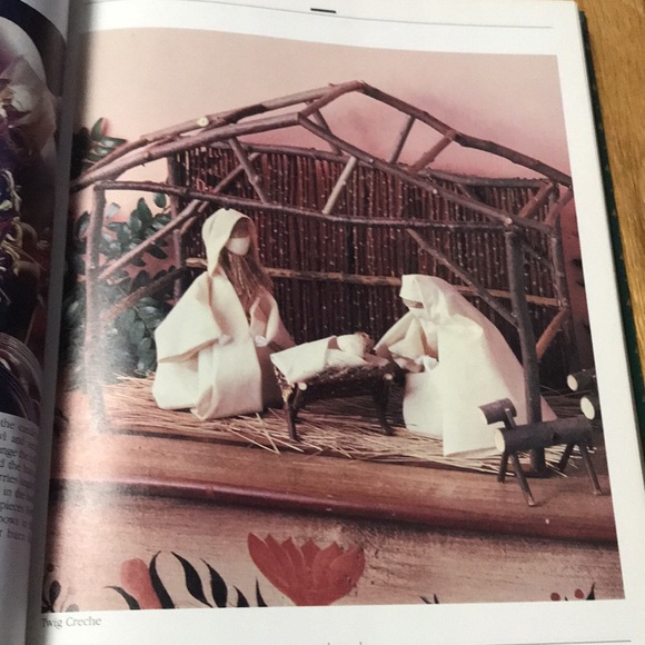 Vintage The Family Circle Christmas Treasury book 1986 hardback - Picture 5 of 16